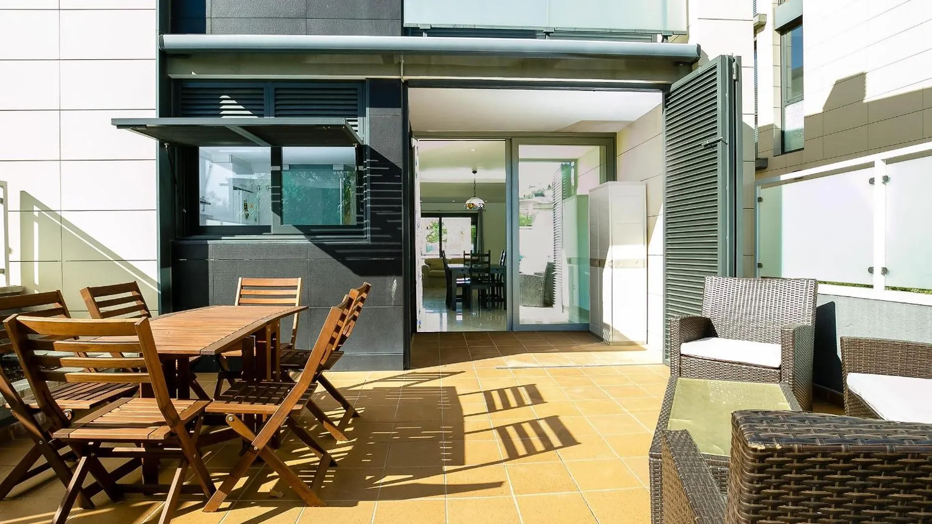 Holiday home Casa Adosada Con Piscina, Jardin Comunitario Y Garaje En El Centro De Roses - Es-228-104