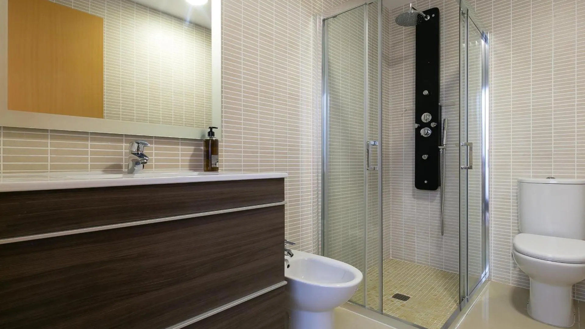 Casa Adosada Con Piscina, Jardin Comunitario Y Garaje En El Centro De Roses - Es-228-104 Španělsko